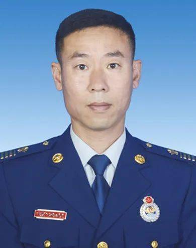 工作者——青岛经济技术开发区海河路消防救援站 王江_灭火_黄岛_群众