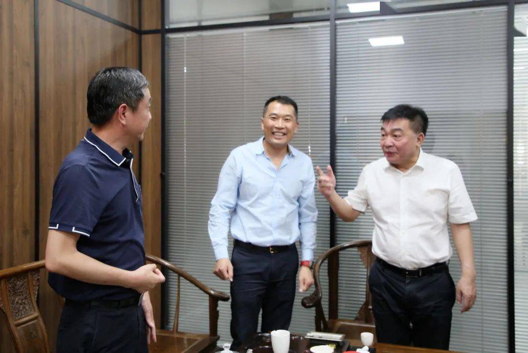 台商区主要领导慰问劳动模范代表_林荣忠_苏延辉_发展