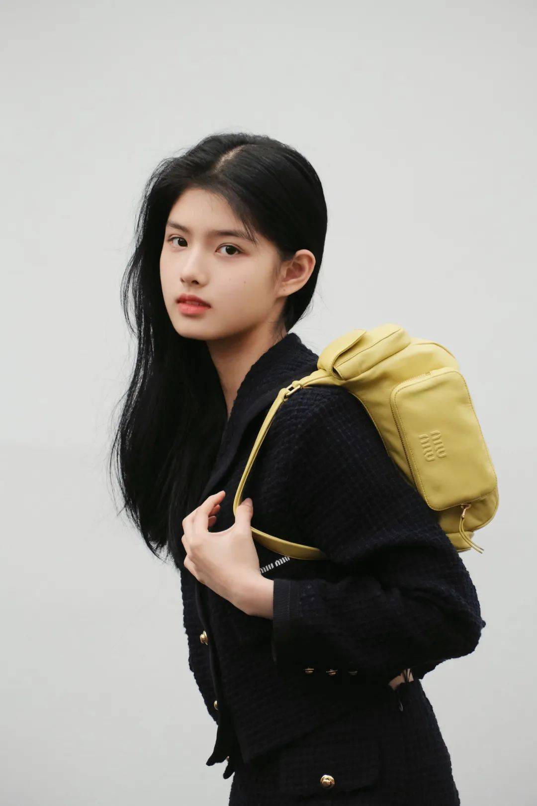    滑动查看更多>>>演员董洁:   滑动查看更多>>>模特兼演员杜鹃:   