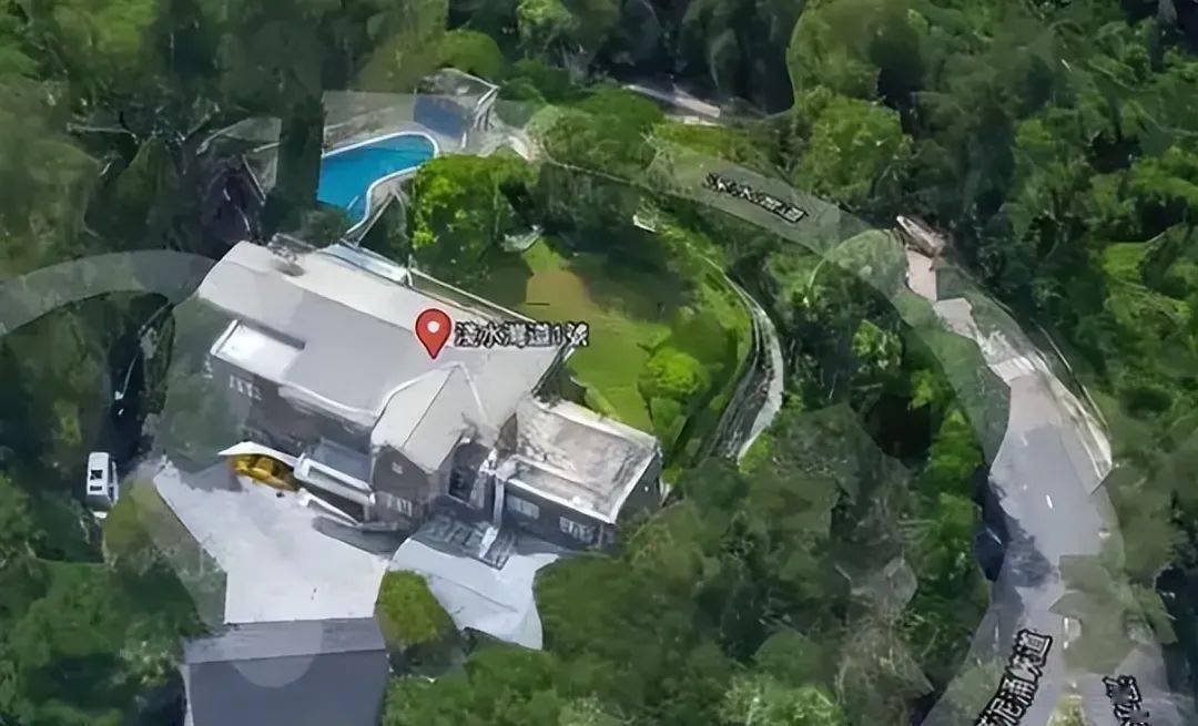 在赌王何鸿燊拥有的十几栋香港豪宅当中,浅水湾1号豪宅是他最喜欢的