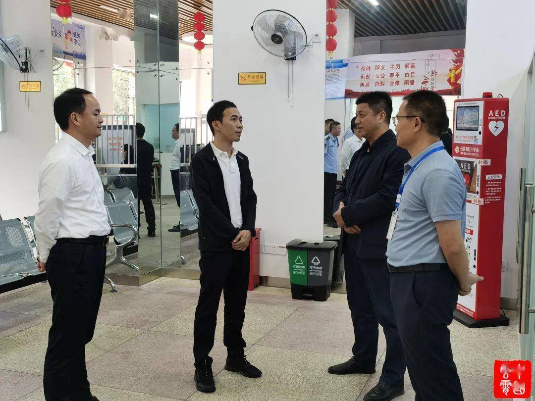 4月26日,云霄县副县长洪逸峰带队检查指导辖区内交通运输行业安全生产