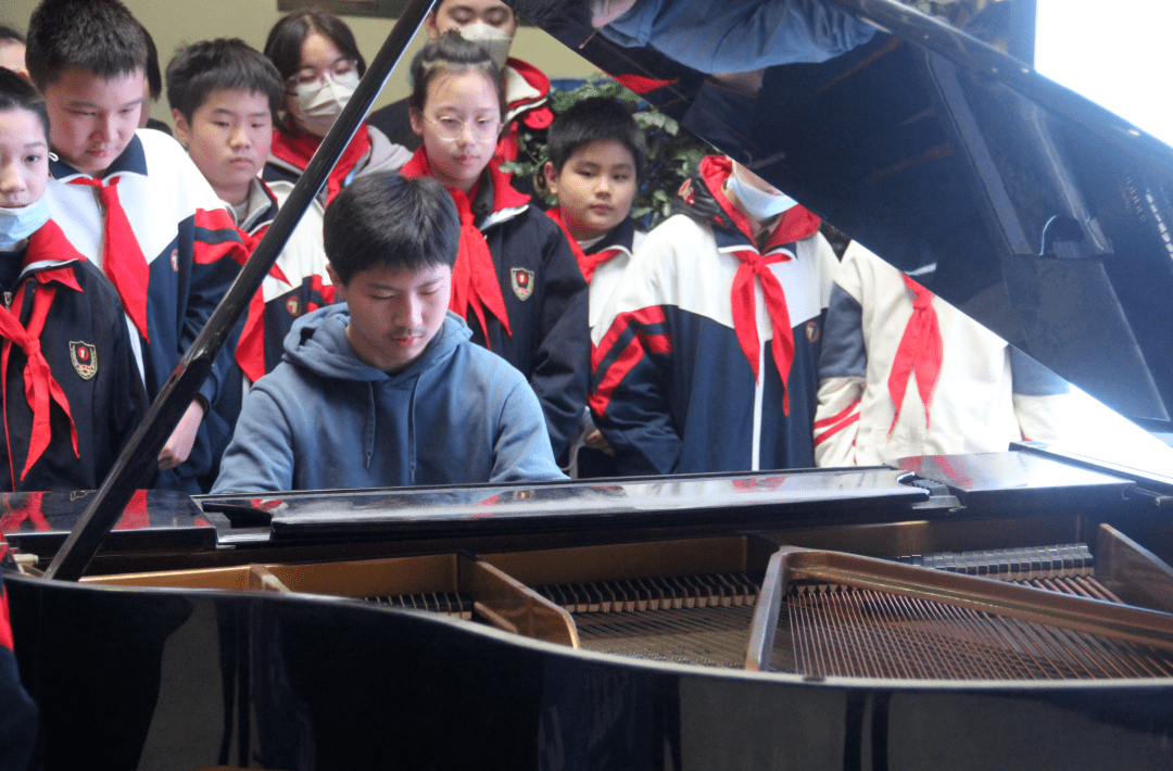 自己动手设计校服