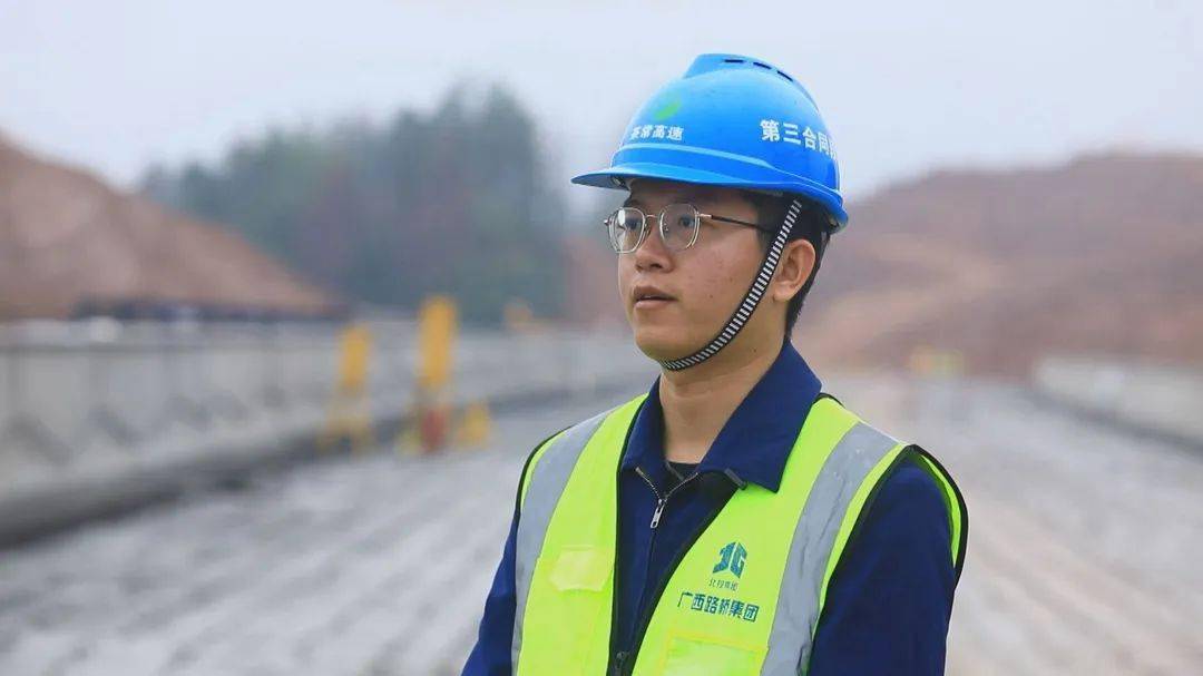 茶常高速安仁段:施工人员坚守一线 全力保障项目进展_主线桥_大通道