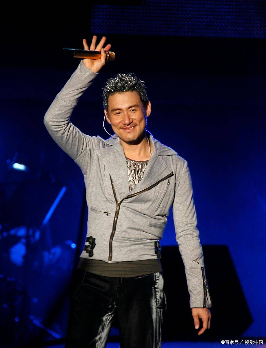 作为中国流行音乐的标志性人物之一,张学友在80年代就开始了他的音乐