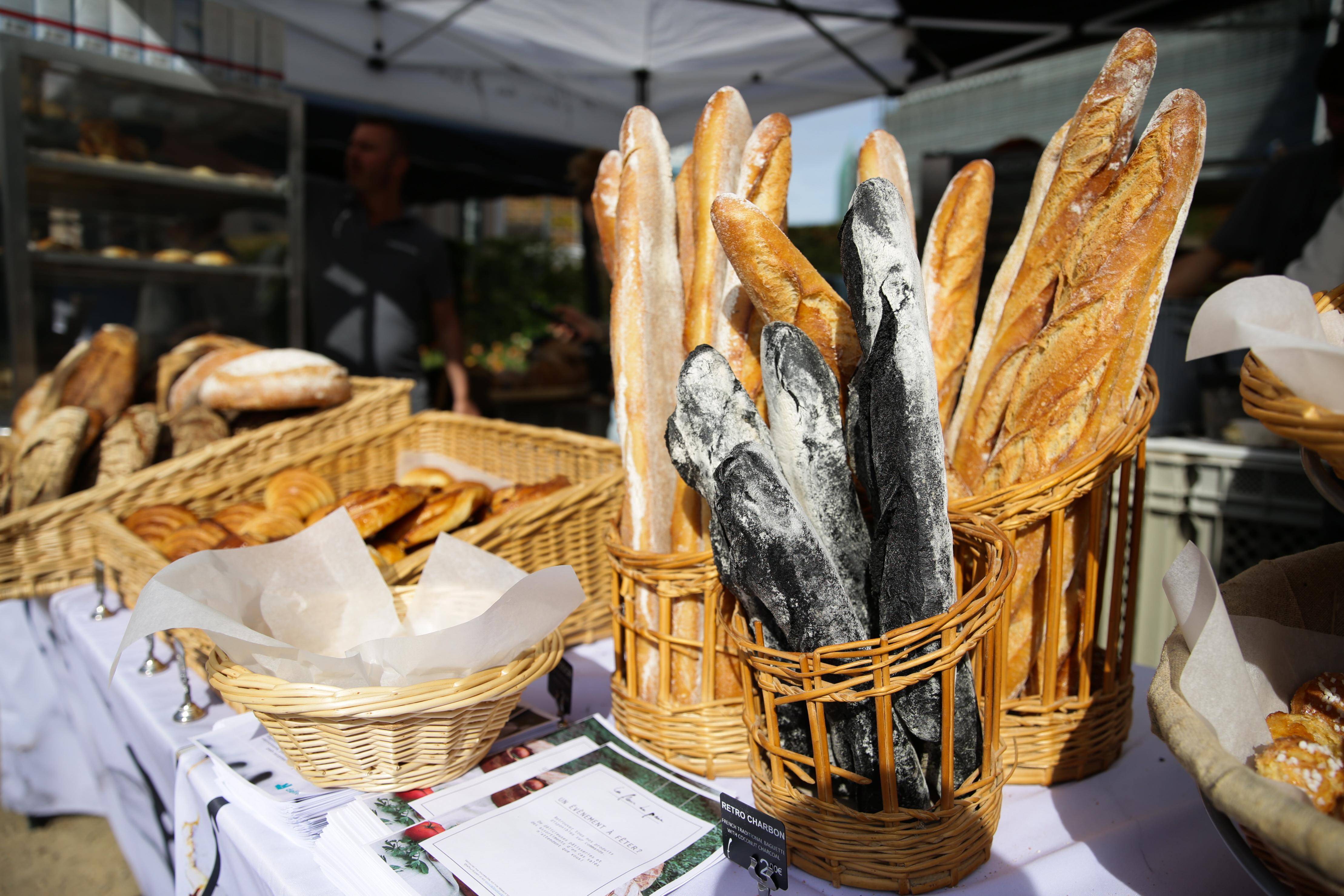 (国际)比利时布鲁塞尔举行面包节_新华社_郑焕松_活动