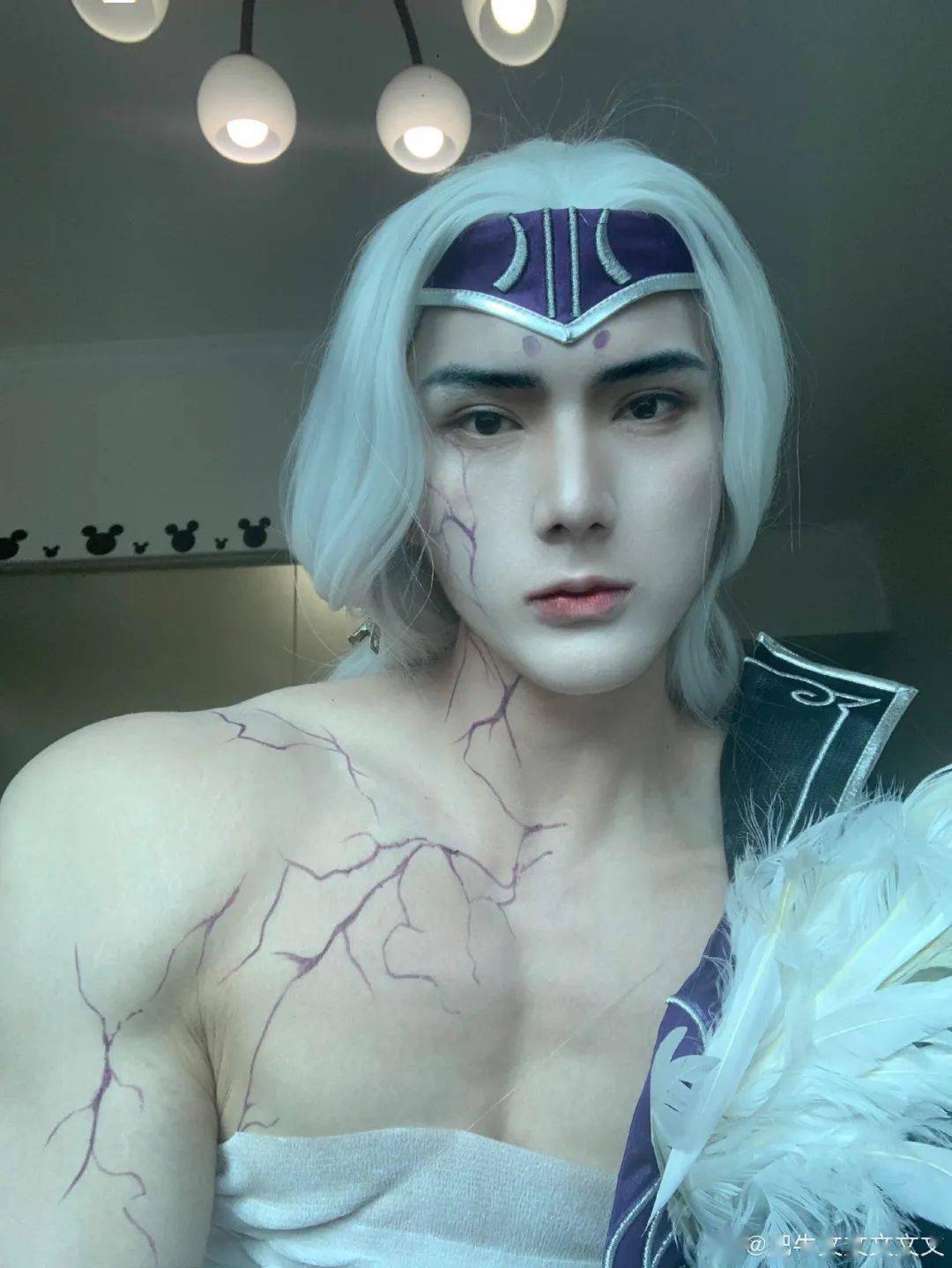 上海"肌肉和尚"半裸秀身材,网友:让人想破戒!