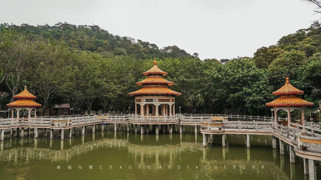 潮阳建筑设计室主任92岁的王名贤老先生,主持参与过潮阳各时期(潮阳县