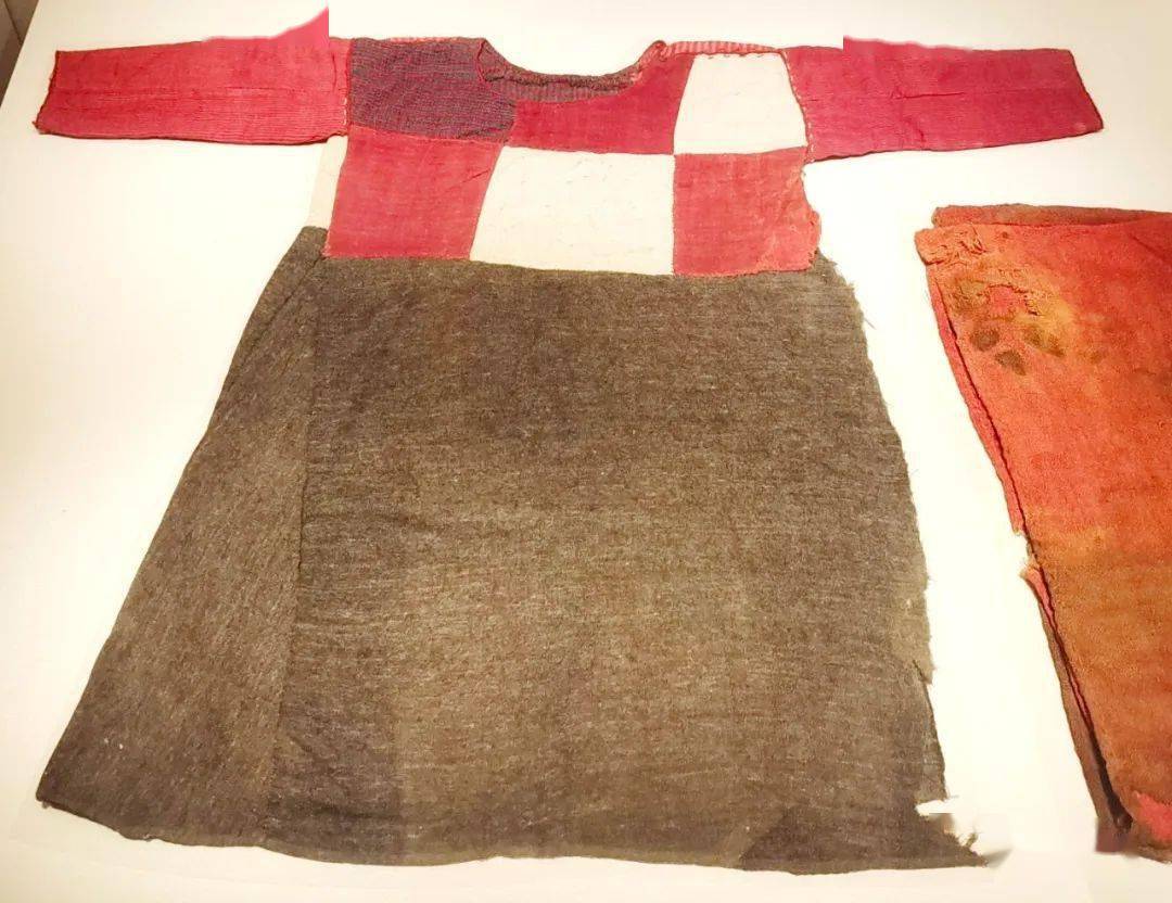 花脚大仙分享:《瀚海珍衣——新疆古代服饰精品展》上篇_文化_西域