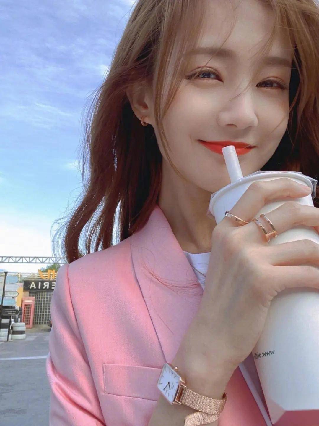 深圳一公司年薪50万岗位优先李一桐粉丝引热议_招聘_企业_的能力