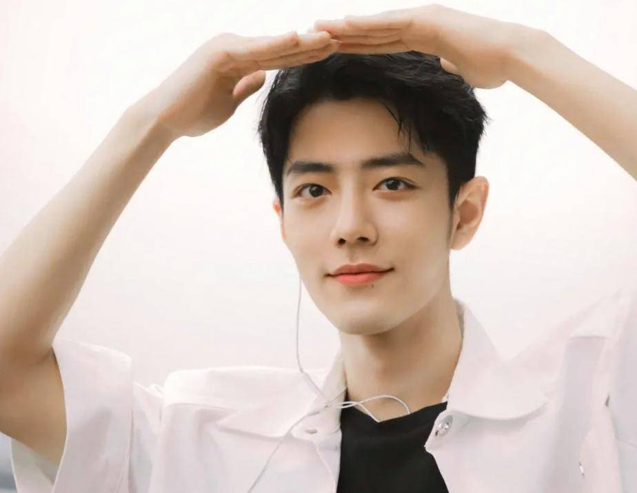 肖战肖战年轻帅气,一看就有大侠风范,很期待他饰演的郭靖.