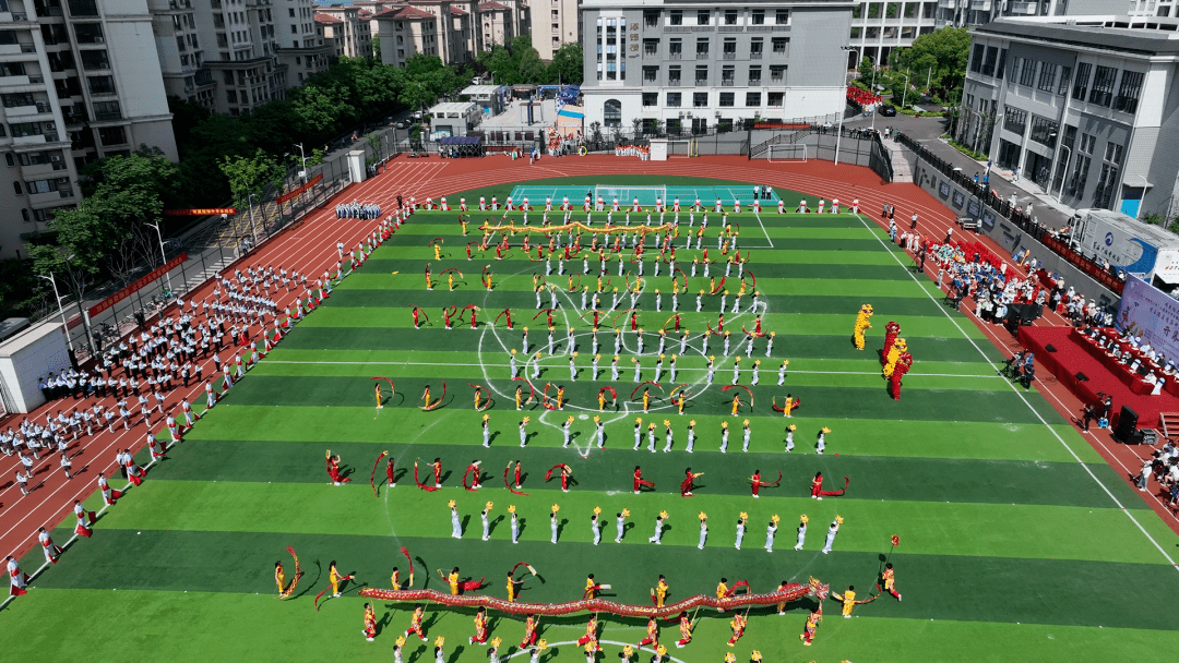 黄石港区各中小学校体育因梦想而精彩生命因运动而多姿▽致欢迎辞黄石