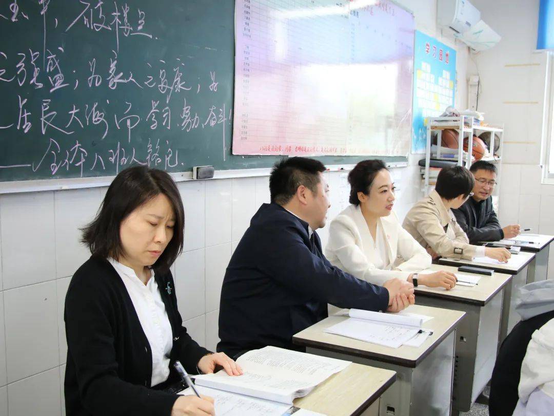 调研指导促教研——如皋市人民政府副市长顾凡到如皋初级中学开展听课