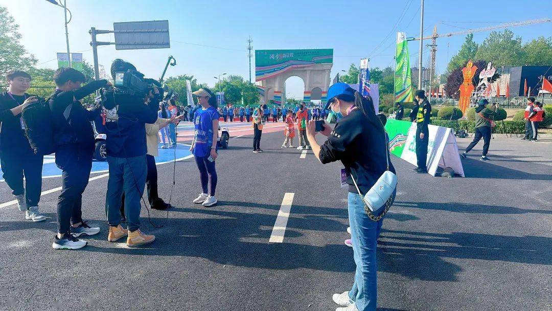 用汗水迎接夏天,2023春季北京国际长走大会上忙碌的身影～_房山_媒体