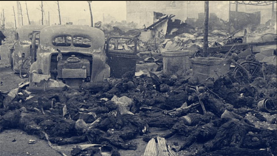 俄军用白磷燃烧弹覆盖巴赫穆特,将乌军驻守街区烧成炼狱_美国空军