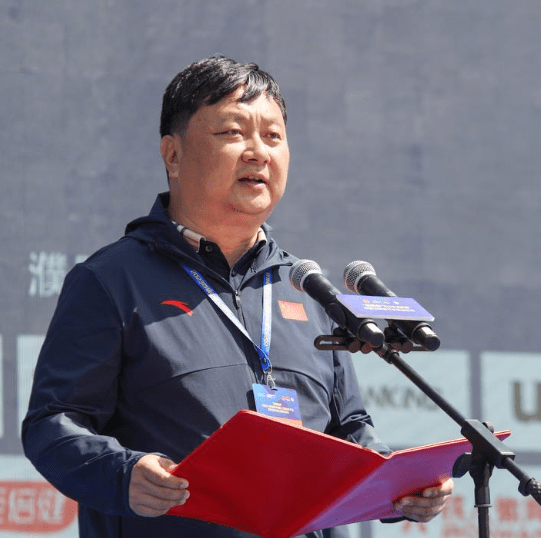 比赛开幕式上,濮阳县委书记周东柯