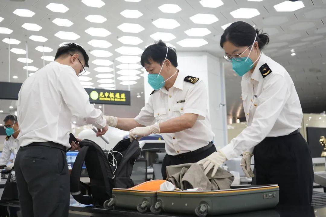 讲述关员自己的故事 | 旅检"老师傅"的最后一课_文德_横琴口岸_海关