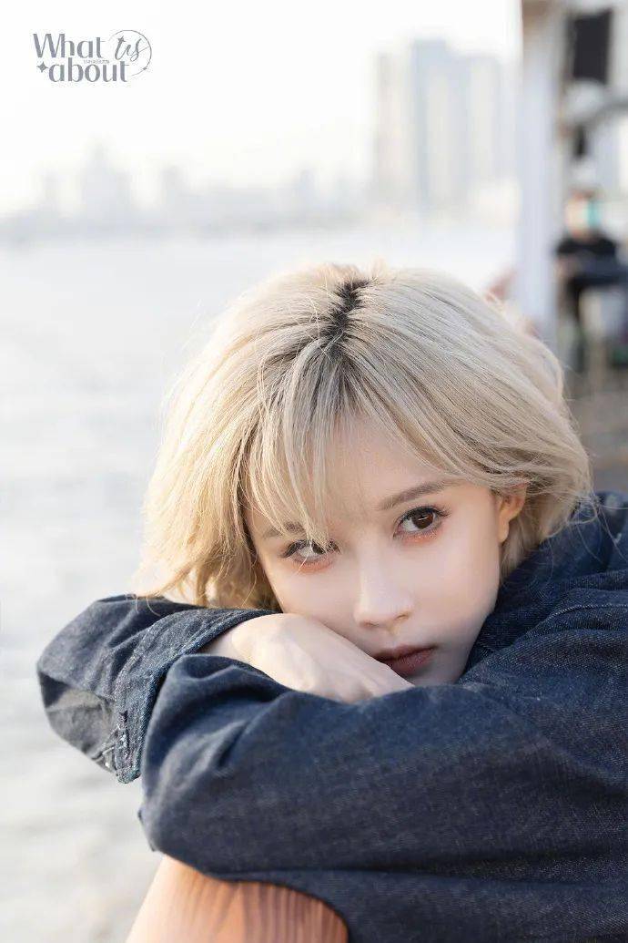 魅力十足的短发造型_郑秀文_图片_来源