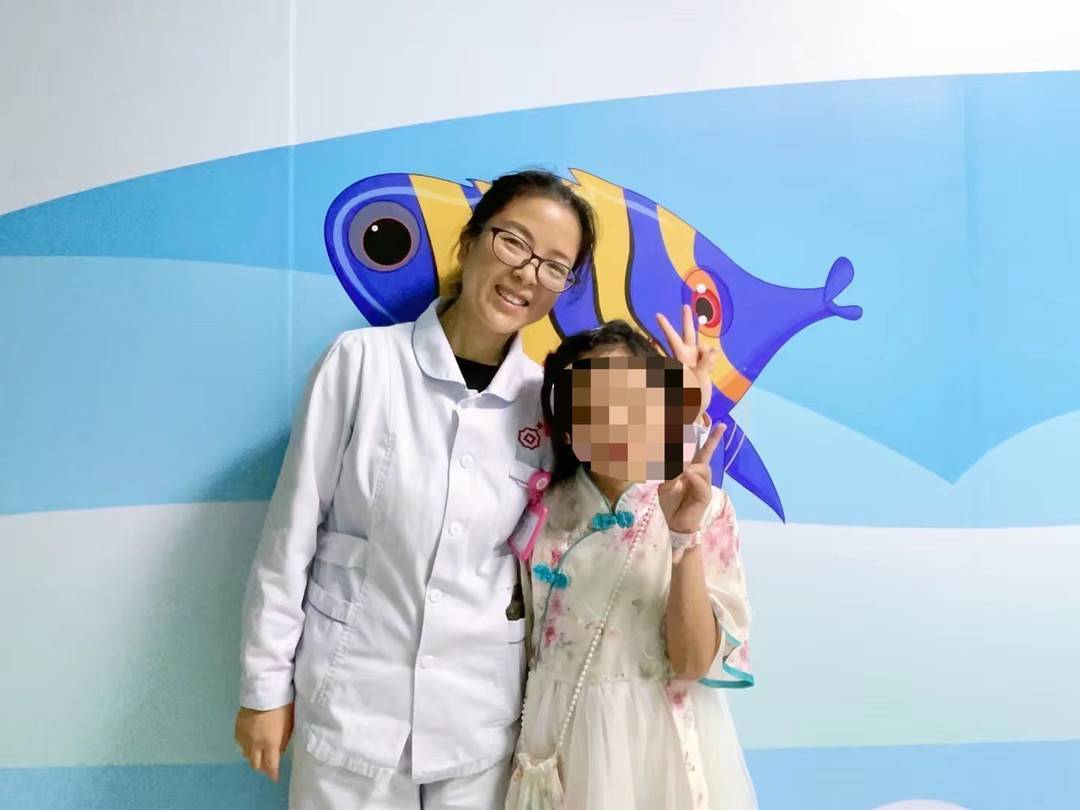 你好,护士长丨杨立利:以专业与仁心 与患者温暖"对话"_小梅_工作_患儿