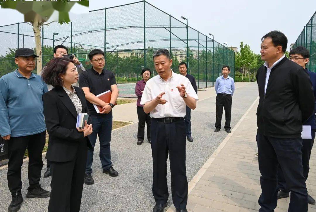 市体育局局长赵文带队对四季青镇健身设施建设与管理进行调研_全民