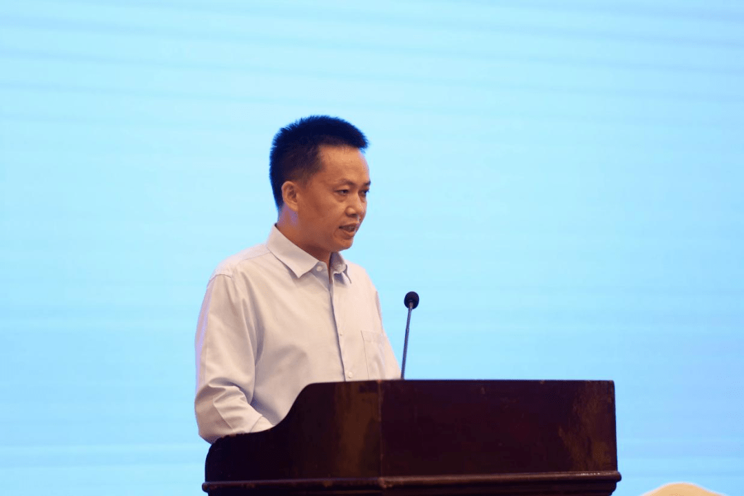 会上,省生态环境厅党组成员,副厅长刘志辉代表河南作了"坚持因地制宜