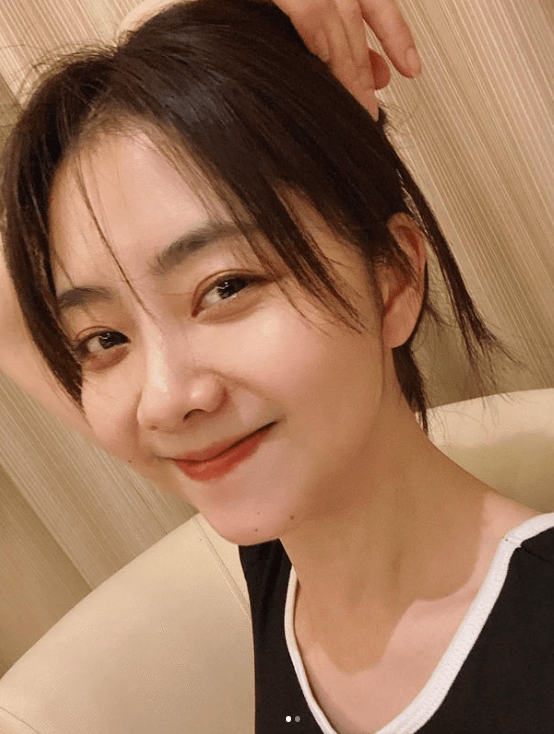 《归路》谭松韵32岁童颜无敌,原来保养是靠这5招_瑜伽_控制_高中生