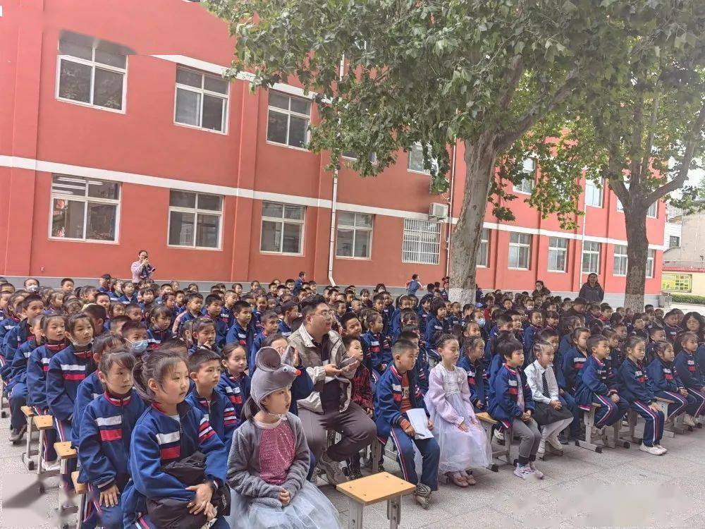 书香润童心故事伴成长|平阴县龙山小学一二年级举行讲绘本故事比赛