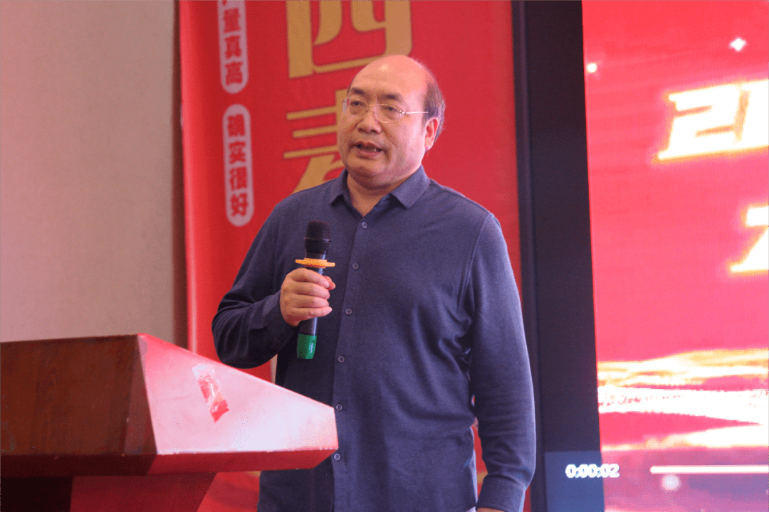 驻马店市种子站站长--吴长城,商丘市种子站站长--赵志宏,周口市种子站