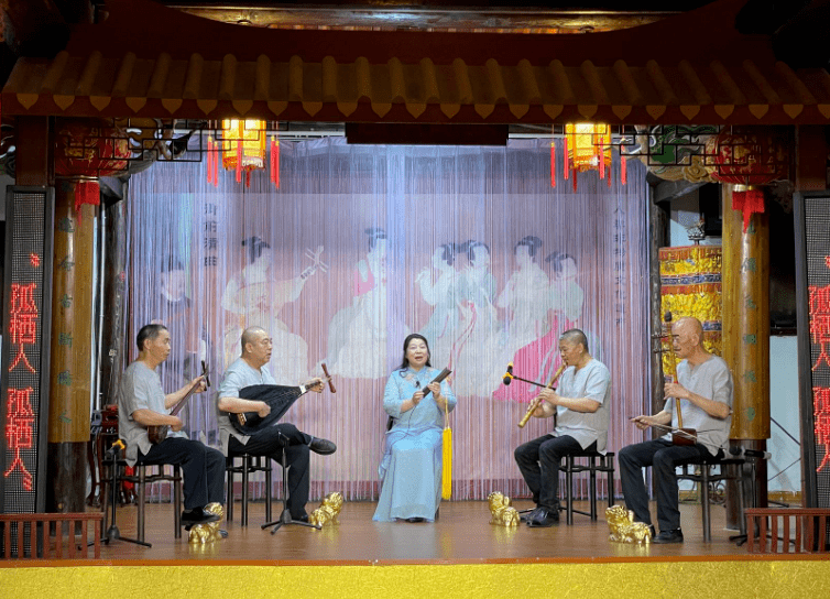 先后举办了四场会唱活动,不仅有本土新老弦友到场演唱,还迎来澳门南音