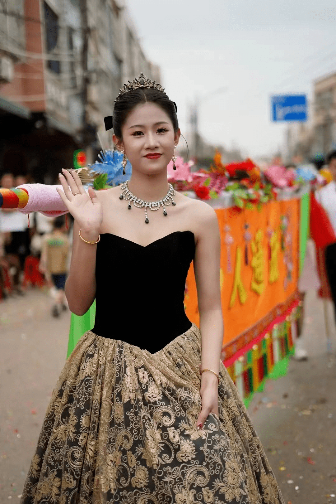 潮南群被这些"标旗美女"刷屏了._英歌舞_陆丰_潮汕