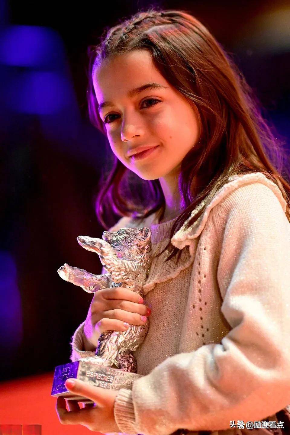 9岁女演员成为柏林电影节最佳主角_露西亚_孩子_表演