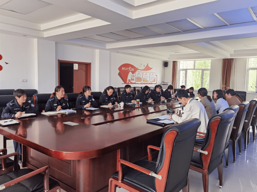 内蒙古自治区小黑河地区人民检察院到内蒙古自治区第一女子监狱调研