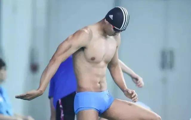 帅哥宁泽涛|腹肌体育生