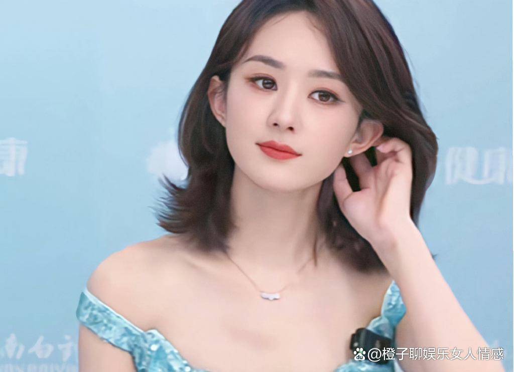 赵丽颖直播活动现场侧拍,魅力才华尽显_马尾_头发_观众