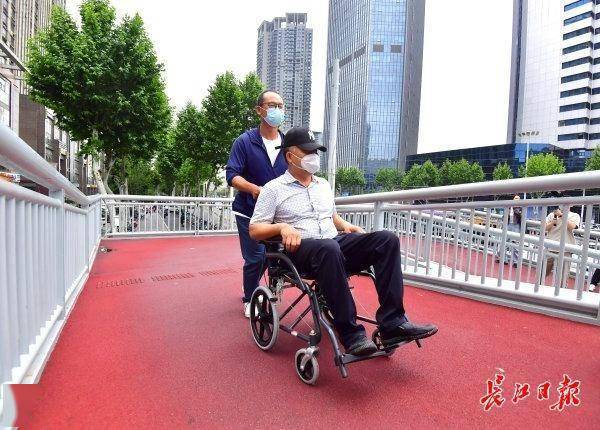 “三最”天桥无障碍！电动车自行车轮椅过街更方便-电动残疾人轮椅哪个品牌好