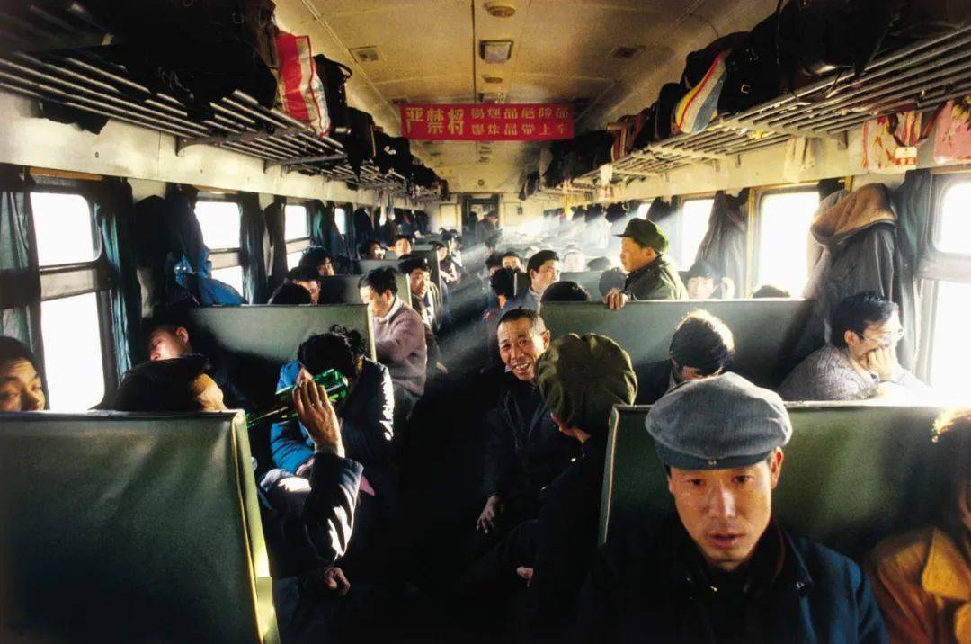 疯狂爱中国的法国摄影师,40年拍数十万照片,重温上世纪末的中国_阎雷