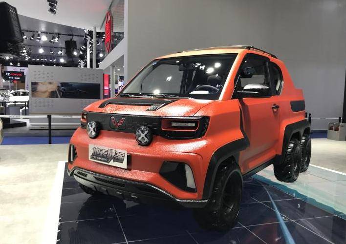 五菱不走寻常路,打造迷你越野皮卡,外观硬朗,六轮驱动或2.88w