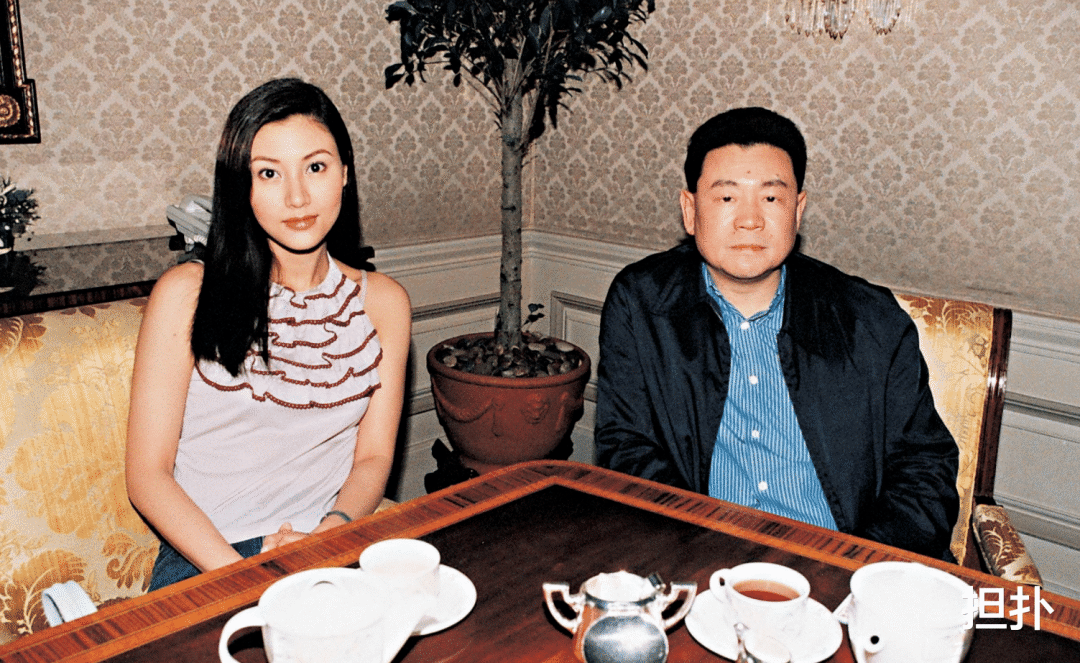 刘銮雄没对不起宝咏琴,刘鸣炜也得分到数百亿,两座豪宅就超10亿_甘比_资产_子女