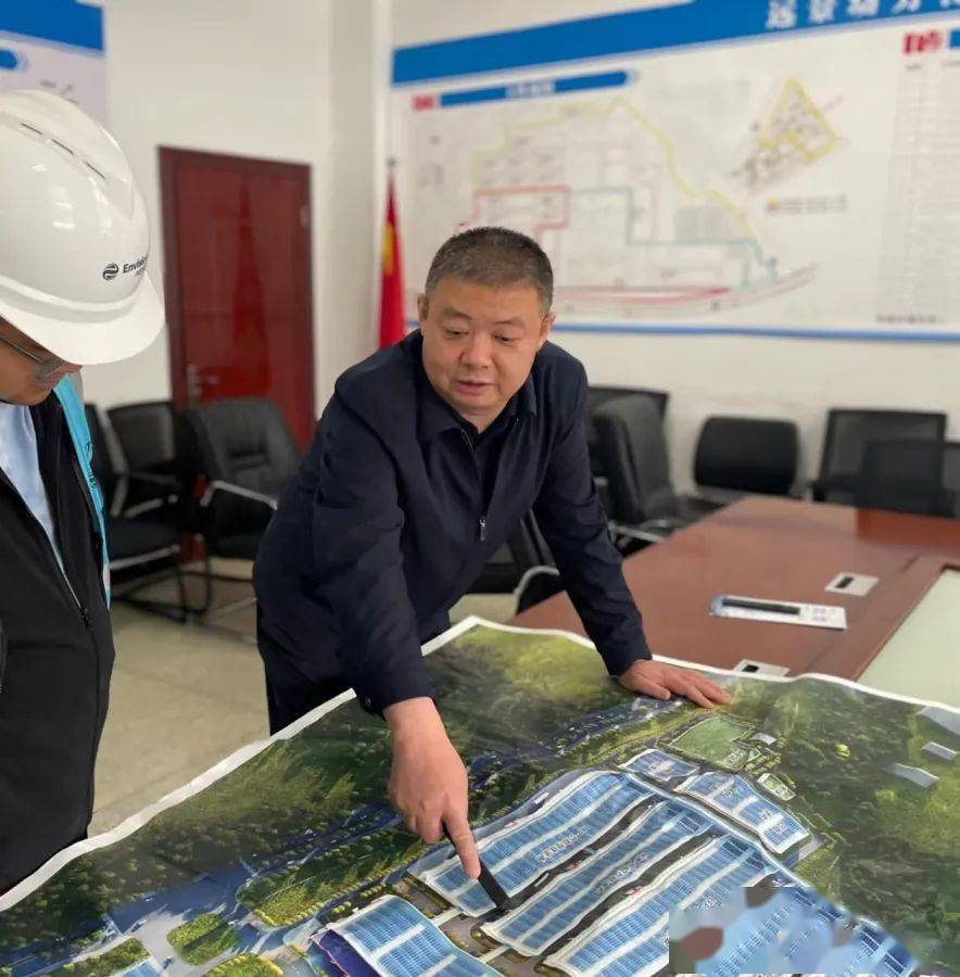 十堰工业新区党工委副书记,管委会主任 丁可他长期奋战在全市高质量