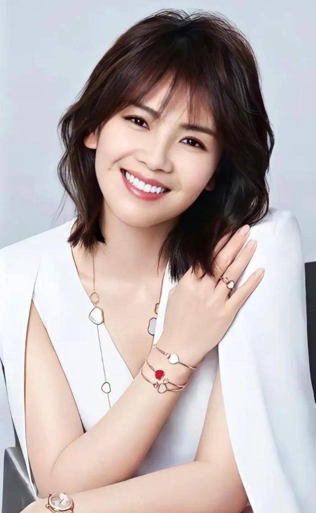 刘涛:迷人美图,成熟女人味,真的太美了_星期六