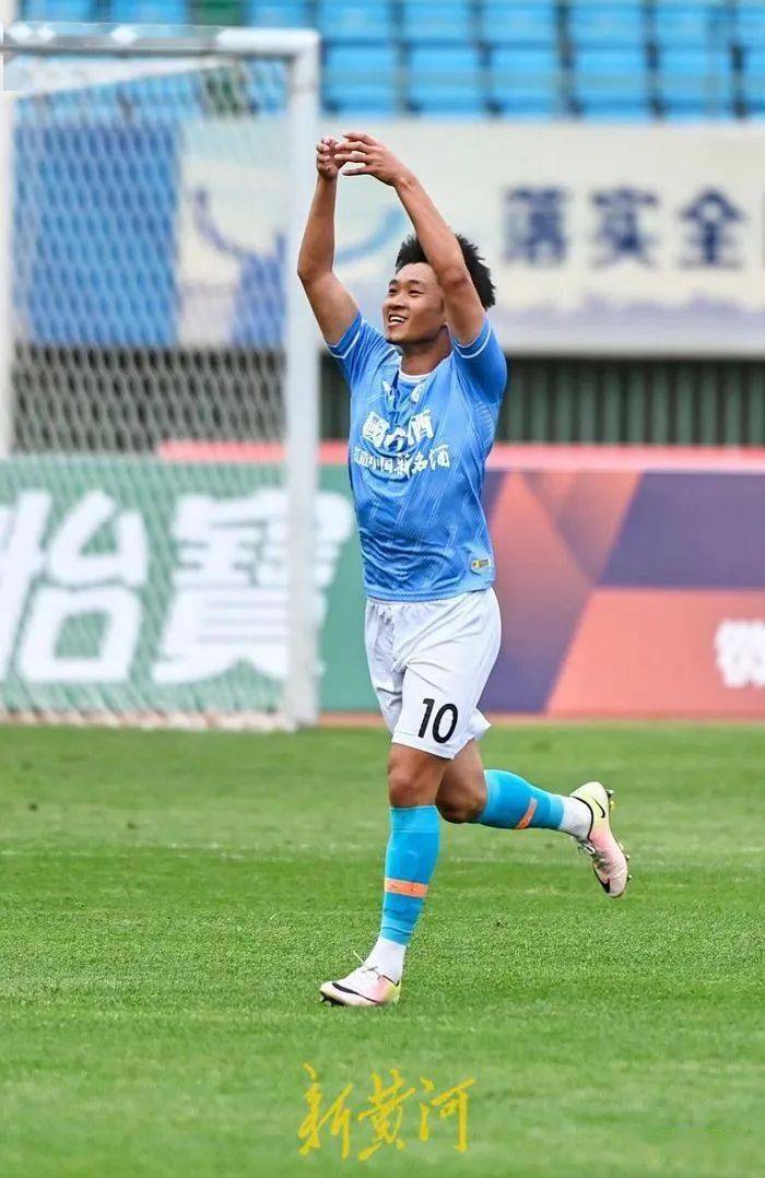 第60分钟,济南兴洲做出人员调整,曾耀樟替补登场,换下吴俊豪.