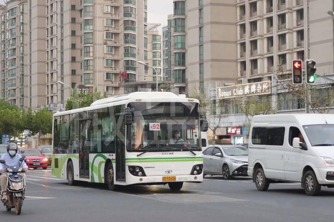 92路(闵行22路代车)swb6120v4le(s2g)型客车,九亭大街(魏家钧 摄)92路