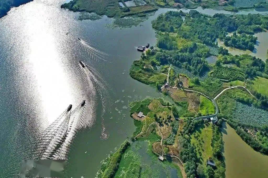 同时,湖州市南浔区善琏湖笔小镇,长兴县水口茶文化旅游景区,湖州市