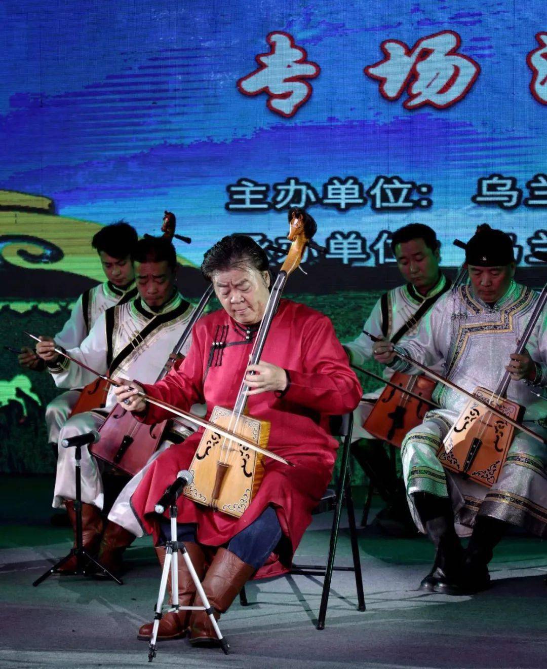 奏响时代强音 展示艺术风采——市艺术剧院举办"乌兰察