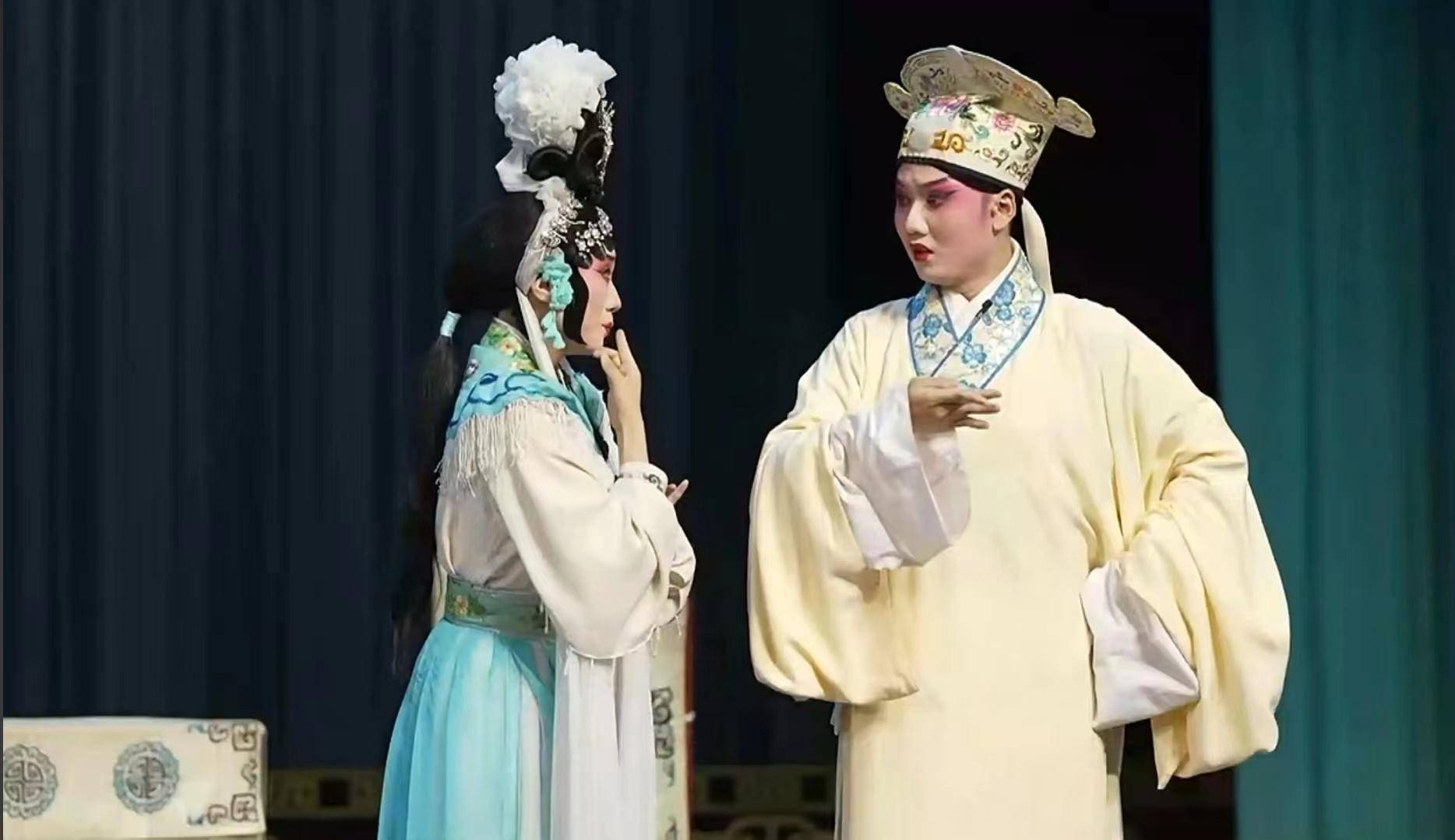 王超两位"梅花"领衔,以徐超为代表的青年演员担当主力,优秀川剧在校