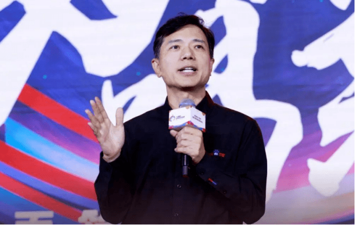 李彦宏:汉族,无党派人士,1968年11月出生,山西阳泉人.