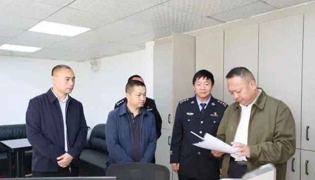 陈海翔到镇雄调研_工作_群众_服务