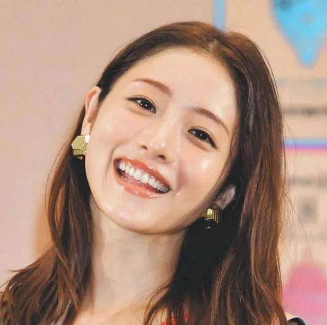 石原里美 治愈笑容写真集