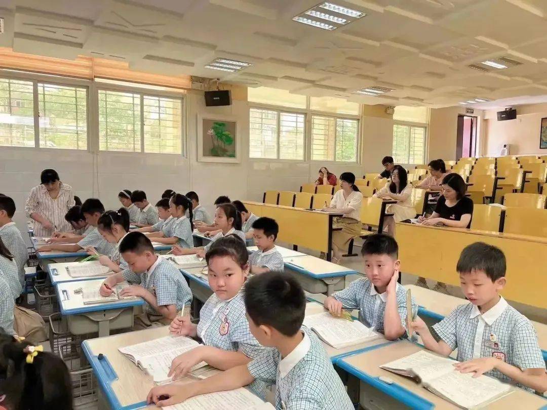 听有所悟 而后笃行——高霞小学开展"下沉一线 回归课堂"推门听课活动