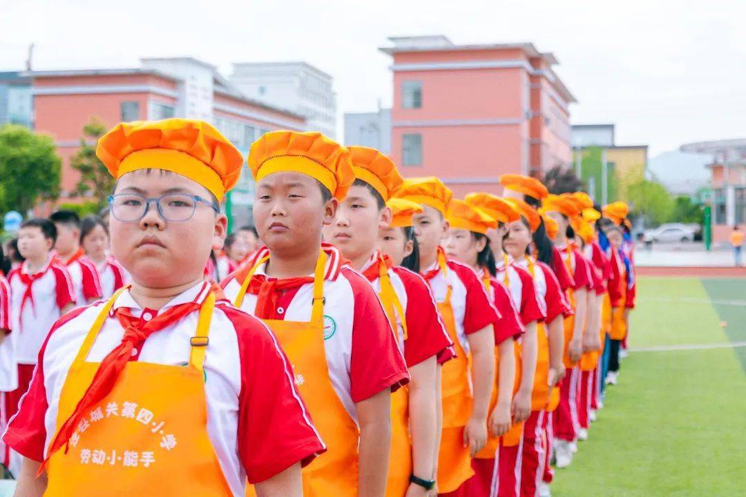 泾县城关四小这场比赛竟然现场包饺子,剥毛豆…_劳动_年级_技能