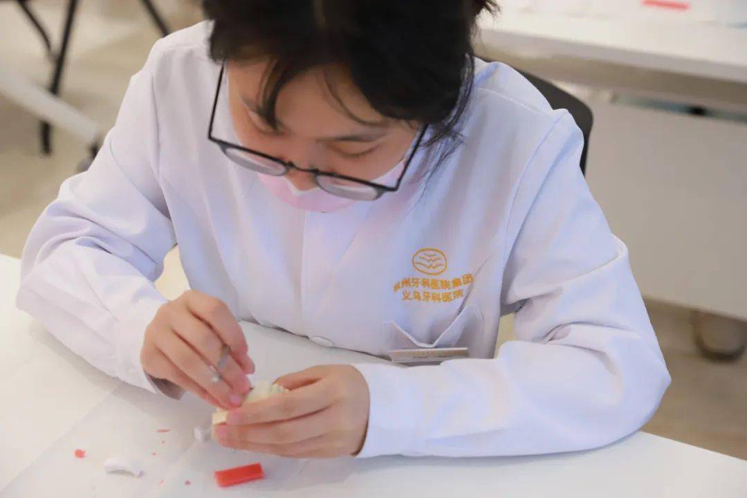 稠城街道总工会开展牙齿美学蜡型雕刻技能竞赛_比赛_选手_义乌